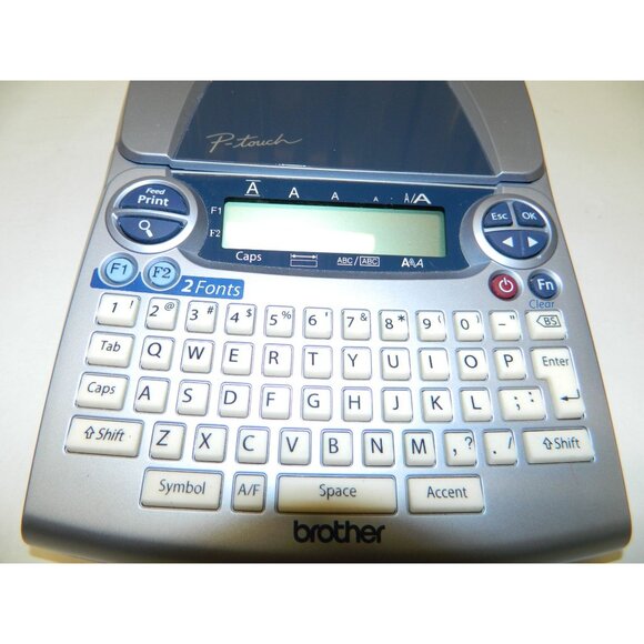 Brother P-Touch PT-1880 Label Maker With 12MM White Tape - Picture 2 of 9